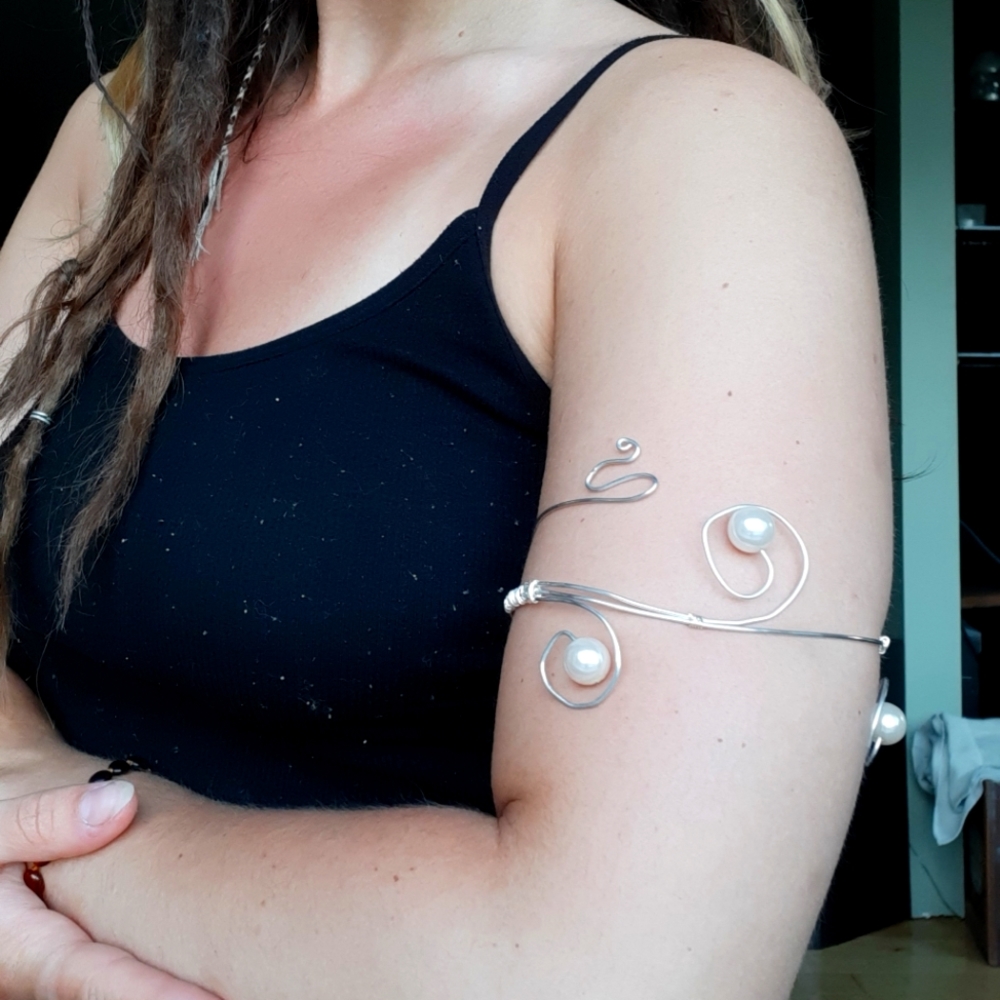 Pearl fairy arm band